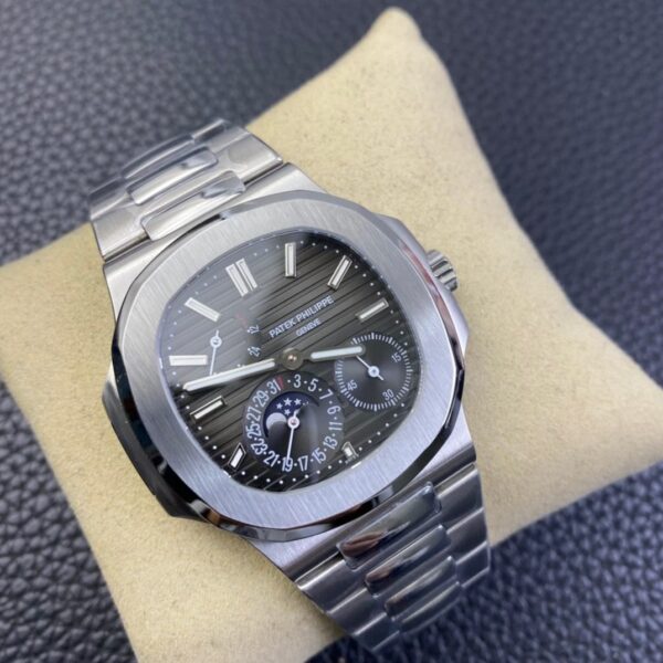 Patek Philippe Nautilus 5712 - Image 9