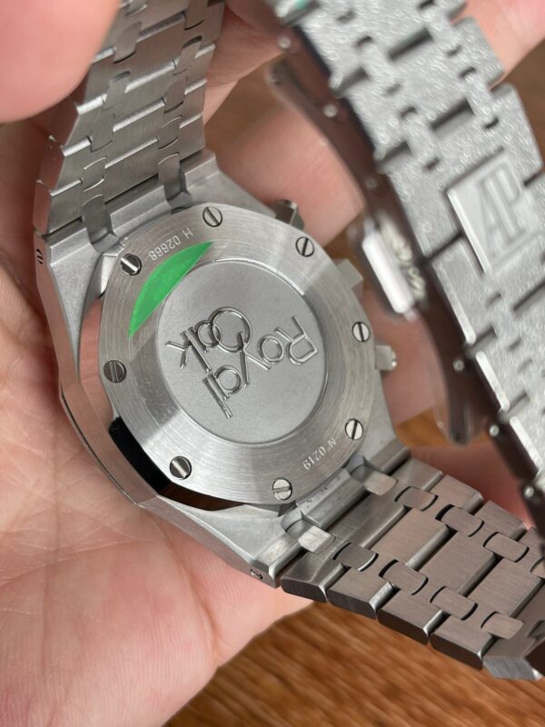 Audemars Piguet Royal Oak 26331OR Chronograph with Genuine (Small Seconds in 6) - Image 12
