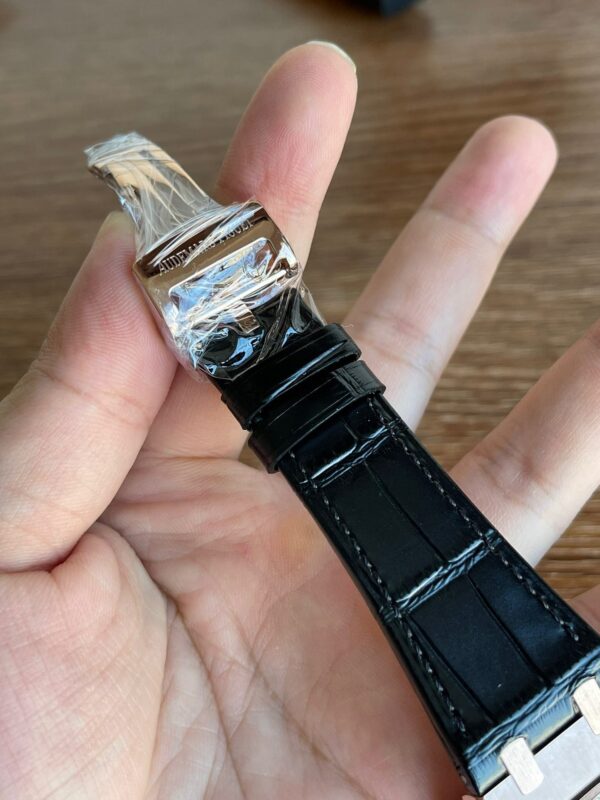 Audemars Piguet Royal Oak 26331OR Chronograph with Genuine (Small Seconds in 6) - Image 4