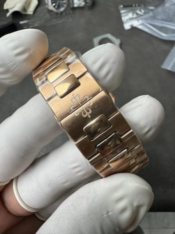 Patek Philippe Nautilus 5712 - Image 4