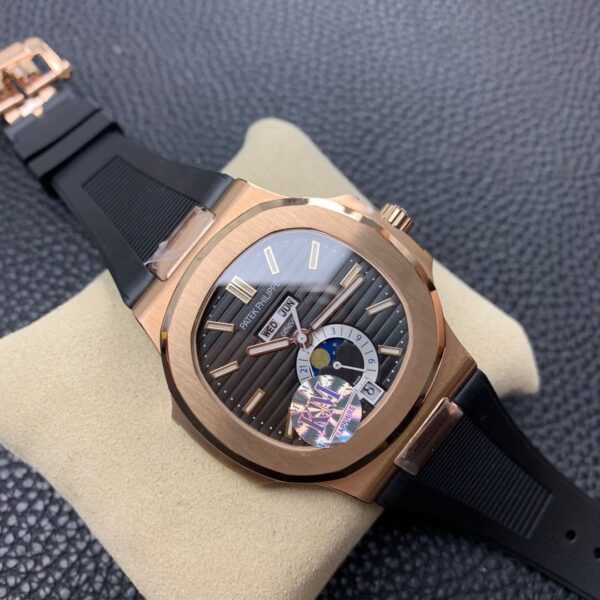 Patek Philippe Nautilus 5726A - Image 9